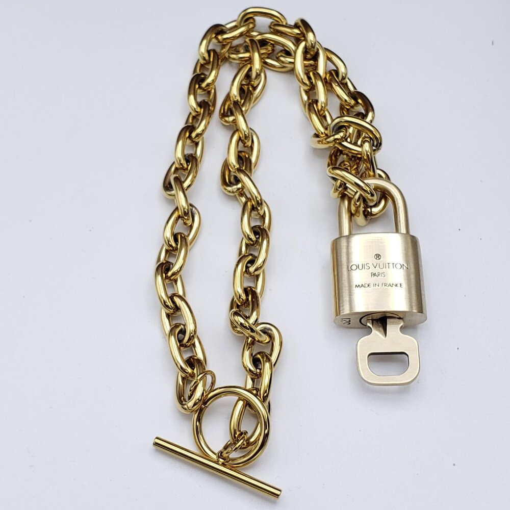 18K Gold-Plated Necklace with Authentic Louis Vuitton Padlock - Picture 5 of 12
